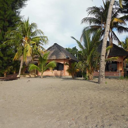 Sea World Club Beach Resort & Dive Center Maumere Extérieur photo
