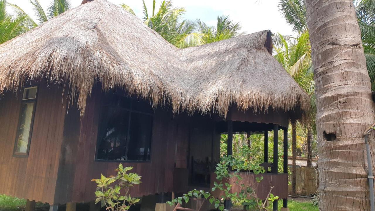 Sea World Club Beach Resort & Dive Center Maumere Extérieur photo