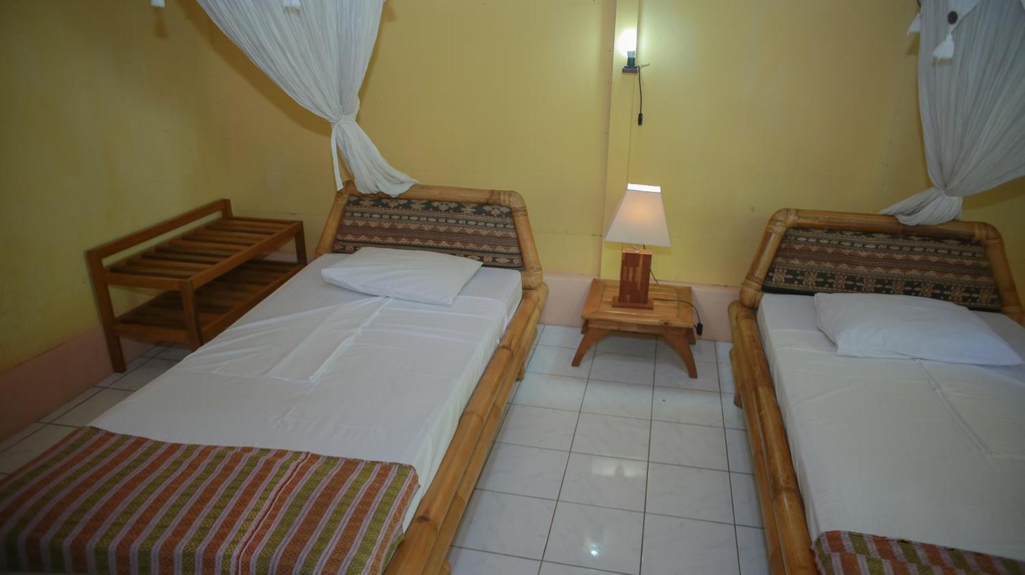 Sea World Club Beach Resort & Dive Center Maumere Extérieur photo