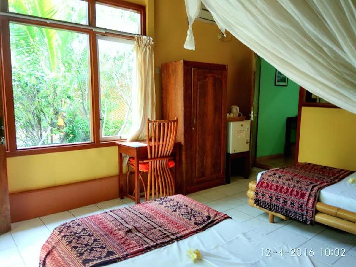 Sea World Club Beach Resort & Dive Center Maumere Extérieur photo