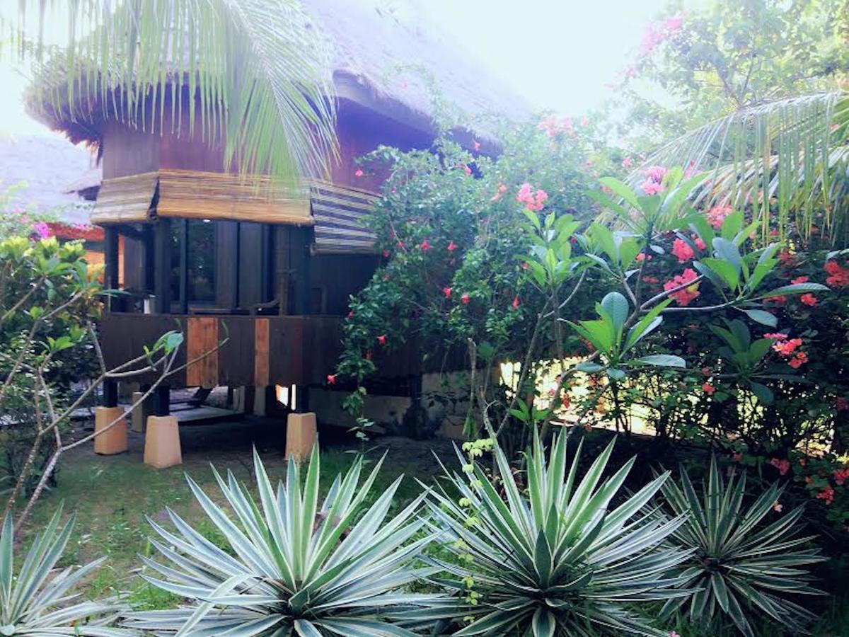 Sea World Club Beach Resort & Dive Center Maumere Extérieur photo