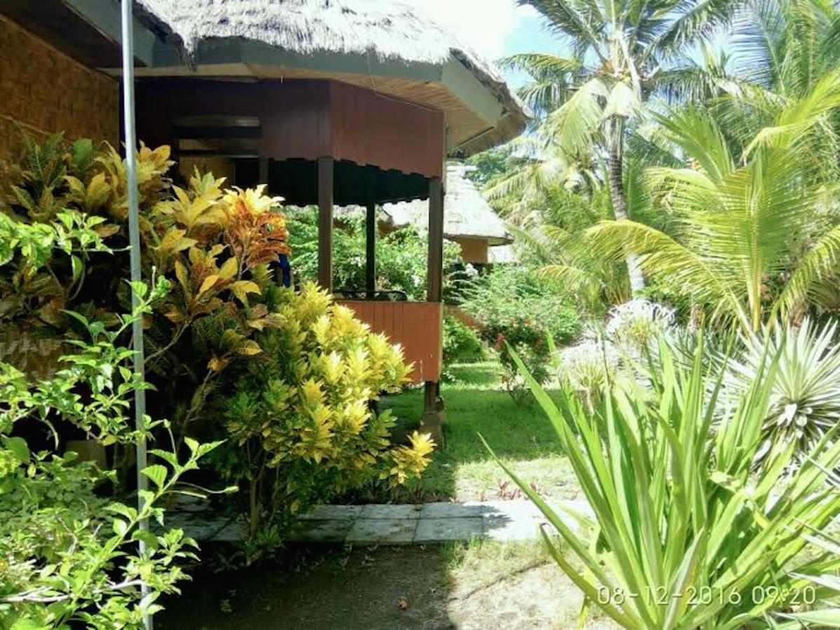 Sea World Club Beach Resort & Dive Center Maumere Extérieur photo