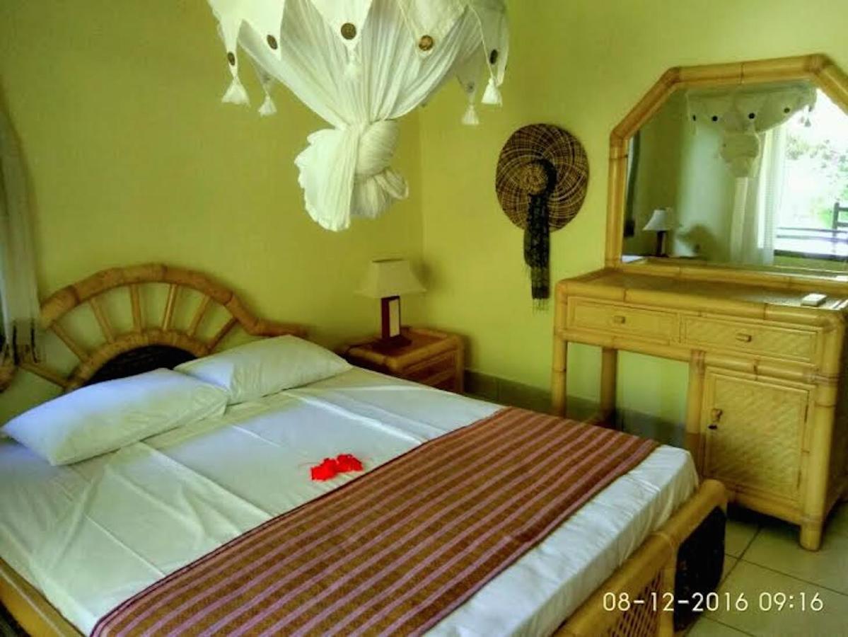 Sea World Club Beach Resort & Dive Center Maumere Extérieur photo