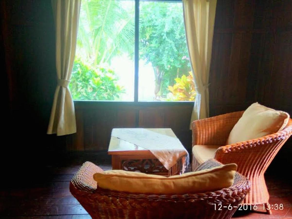 Sea World Club Beach Resort & Dive Center Maumere Extérieur photo
